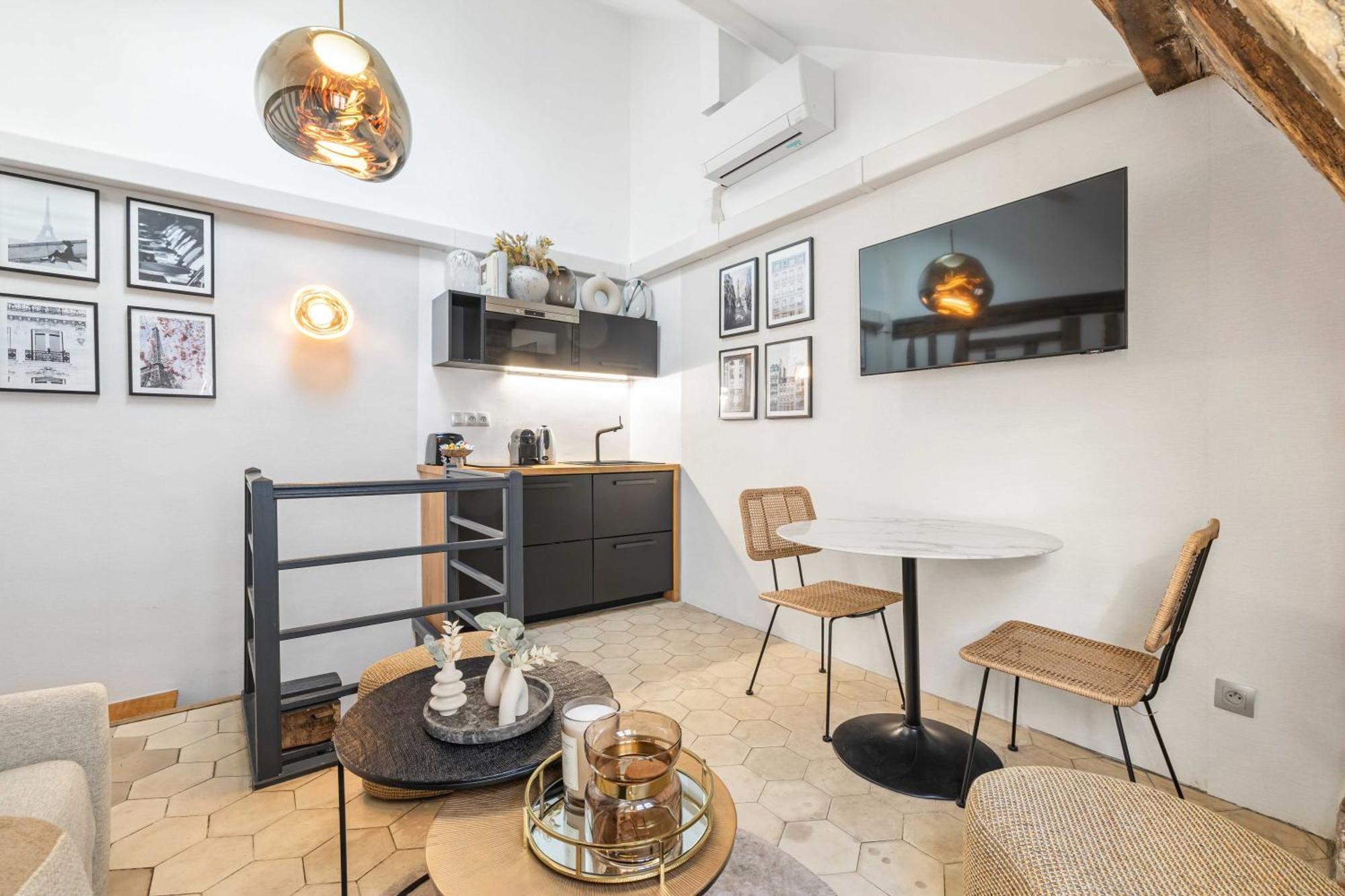 Ultra Central Historical Parisian Flat - Louvre 외부 사진